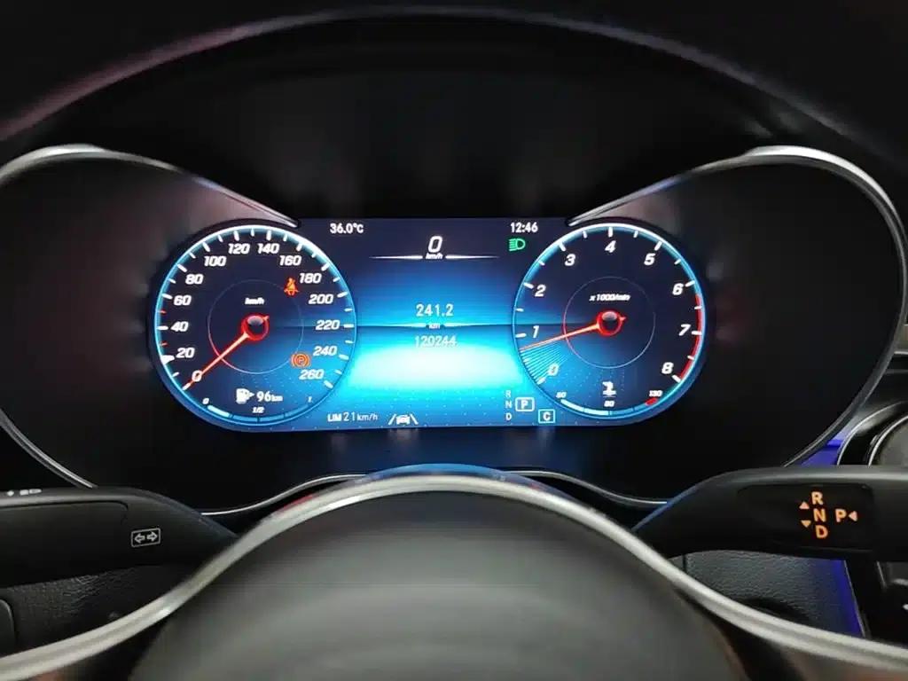 2020 Mercedes-Benz GLC Coupe, GLC 300 4MATIC Coupe SUV — миниатюра 12
