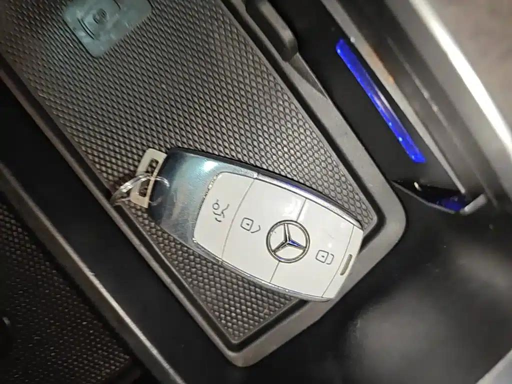 2020 Mercedes-Benz GLC Coupe, GLC 300 4MATIC Coupe SUV — миниатюра 9