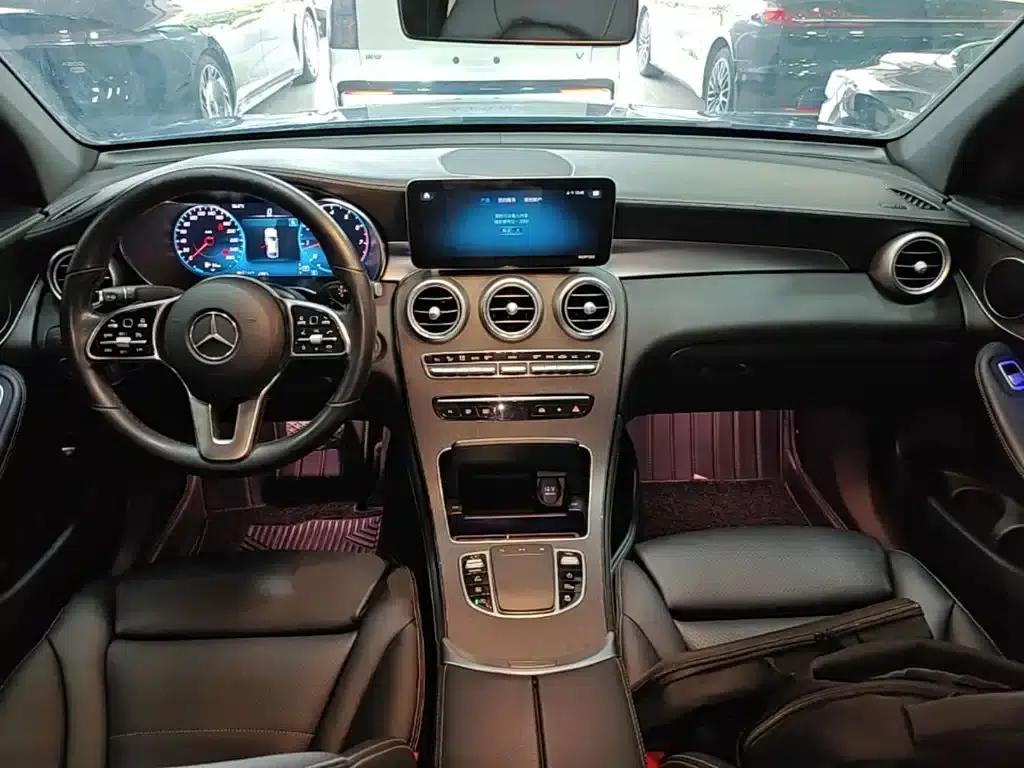 2020 Mercedes-Benz GLC Coupe, GLC 300 4MATIC Coupe SUV — миниатюра 10