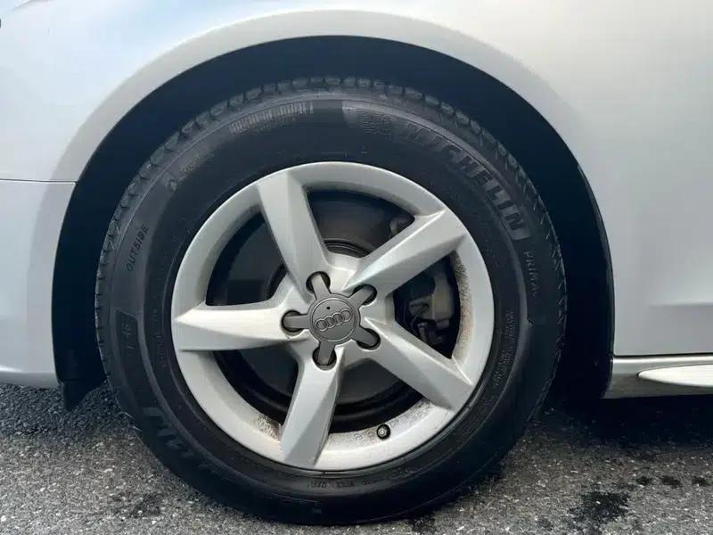 Audi A4L 2013 35 TFSI Automatic Standard Edition — миниатюра 7