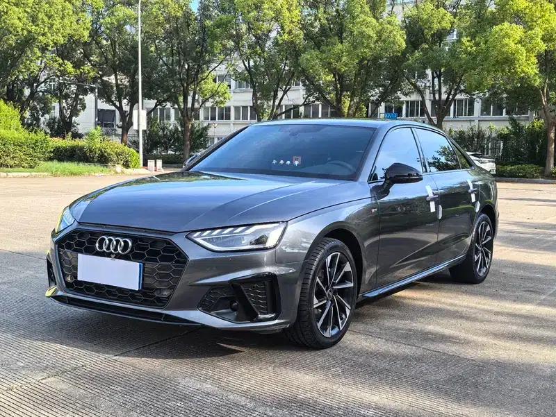 Audi A4L 2023 40 TFSI Luxury Dynamic — миниатюра 1