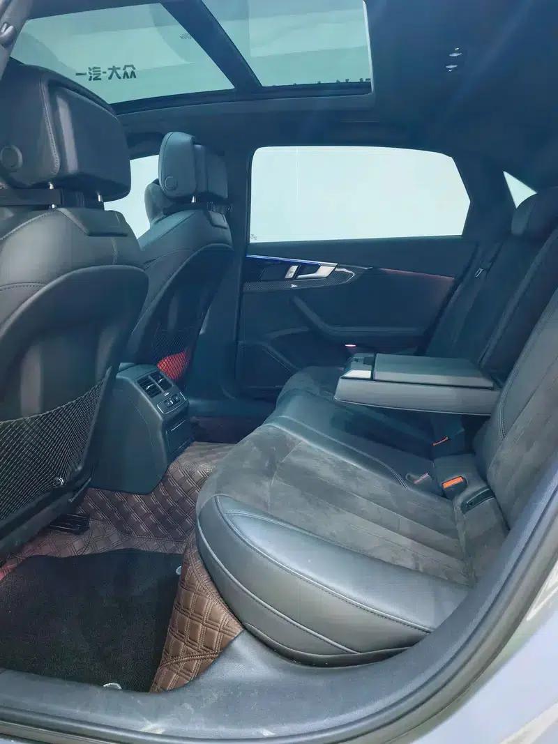 Audi A4L 2024 45 TFSI quattro Premium Dynamic Edition — миниатюра 11