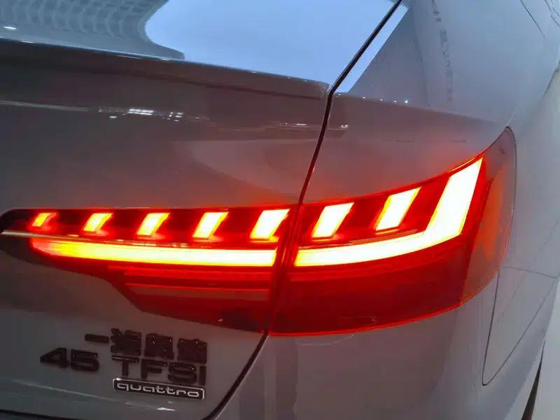 Audi A4L 2024 45 TFSI quattro Premium Dynamic Edition — миниатюра 7