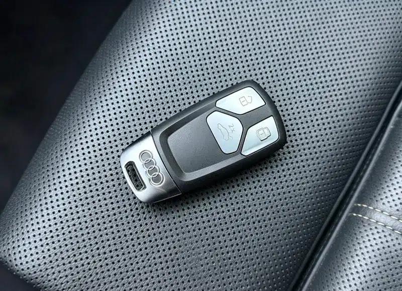 2024 Audi A4L 40 TFSI quattro RS Package (Sports Edition) — миниатюра 11