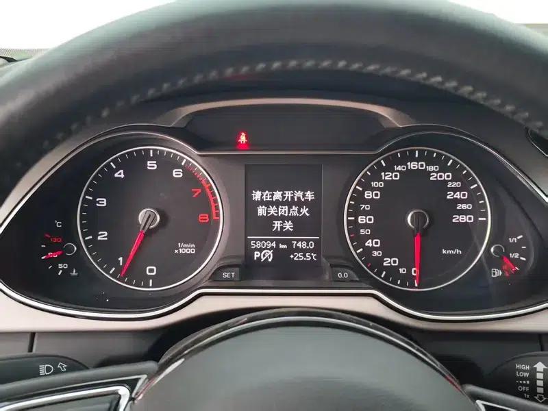 Audi A4L 2013 35 TFSI Automatic Standard Edition — миниатюра 13