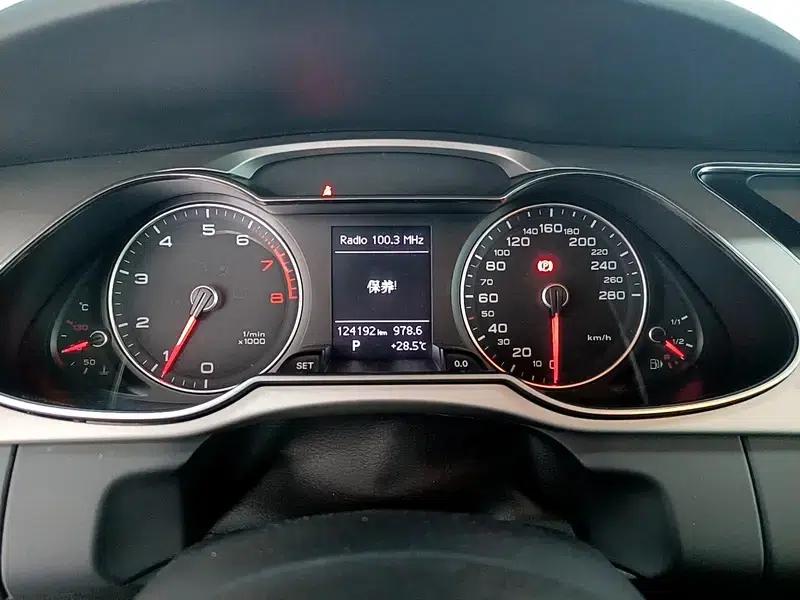 Audi A4L 2016 35 TFSI Classic Edition S line Comfort — миниатюра 15