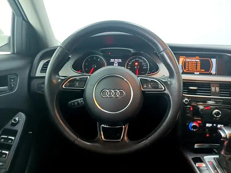 Audi A4L 2016 35 TFSI Classic Edition S line Comfort — миниатюра 16