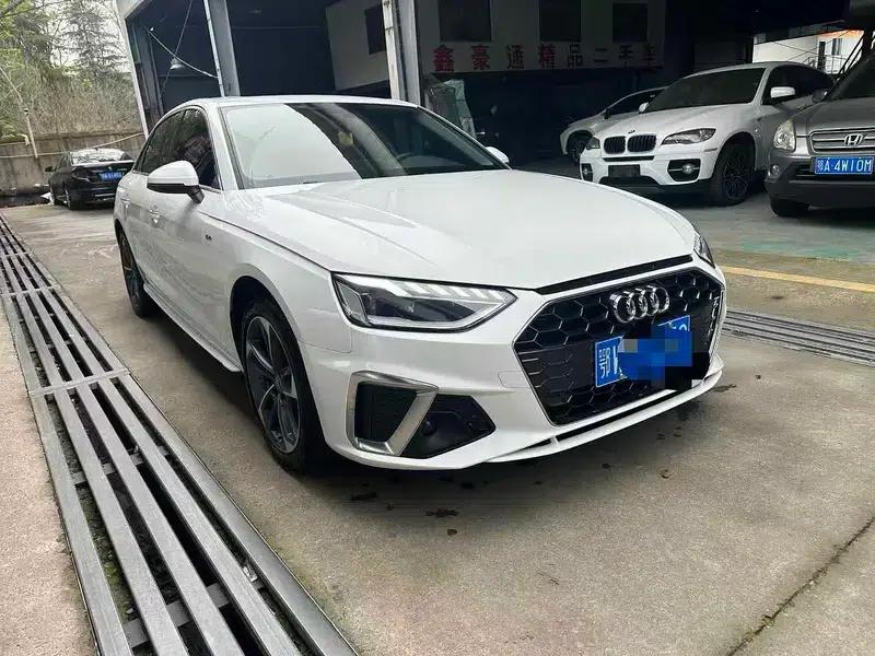 Audi A4L 2022 40 TFSI Fashion Dynamic Edition — миниатюра 3