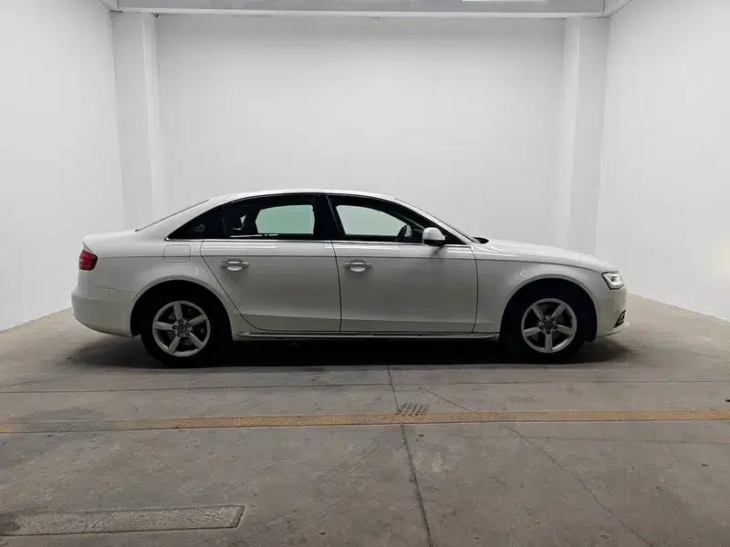 Audi A4L 2016 35 TFSI Automatic Standard Edition — миниатюра 8