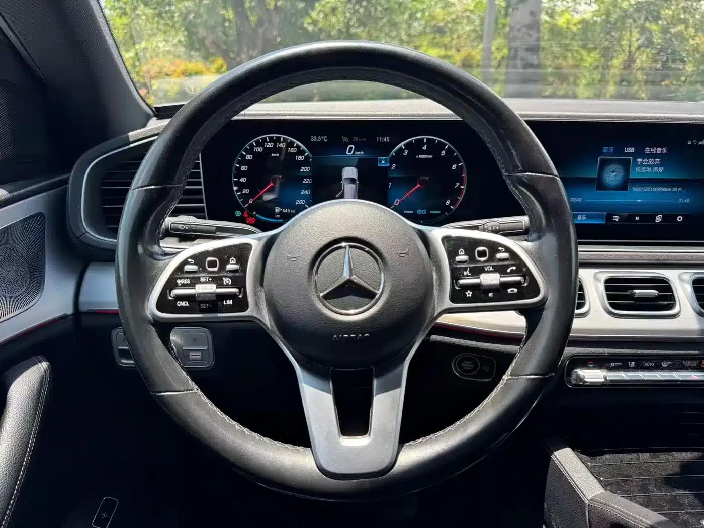 2020 Mercedes-Benz GLE Coupe, GLE 450 4MATIC Coupe SUV, Fashion Model — миниатюра 11