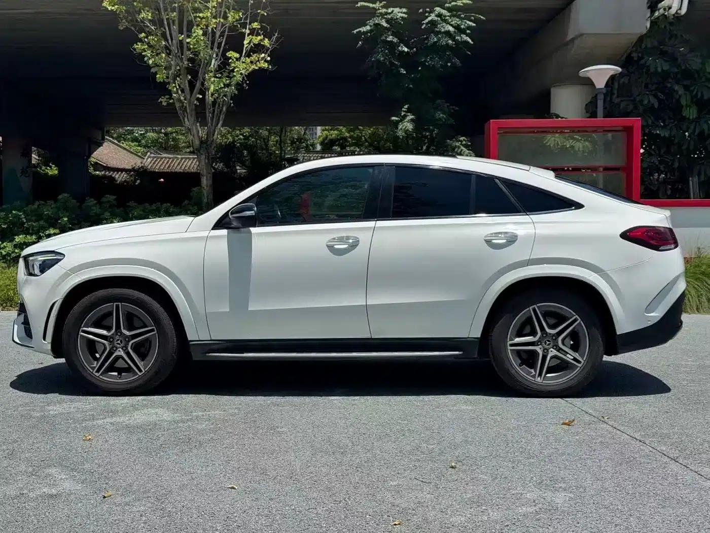 2020 Mercedes-Benz GLE Coupe, GLE 450 4MATIC Coupe SUV, Fashion Model — миниатюра 7