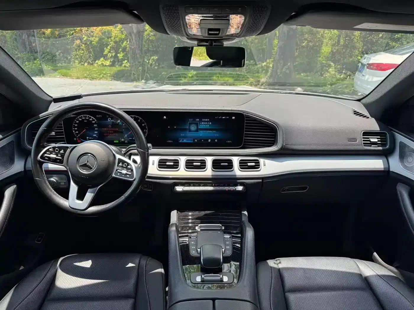 2020 Mercedes-Benz GLE Coupe, GLE 450 4MATIC Coupe SUV, Fashion Model — миниатюра 9