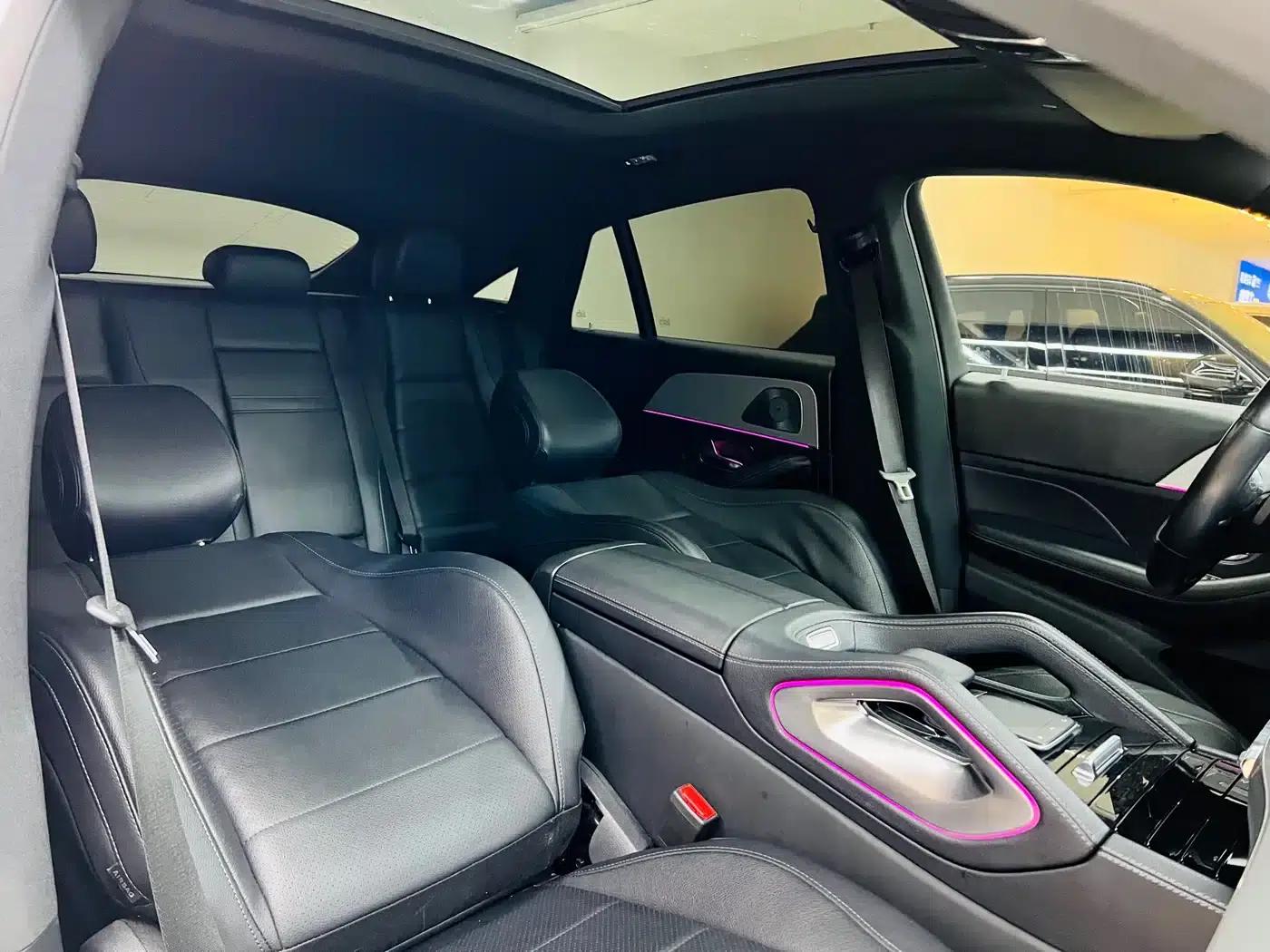 2020 Mercedes-Benz GLE Coupe, GLE 450 4MATIC Coupe SUV, Fashion Model — миниатюра 11
