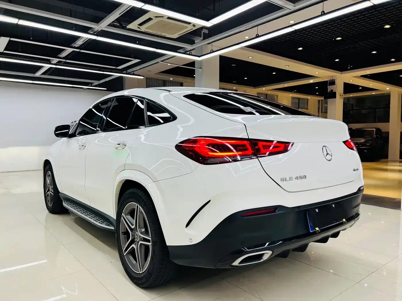 2020 Mercedes-Benz GLE Coupe, GLE 450 4MATIC Coupe SUV, Fashion Model — миниатюра 15