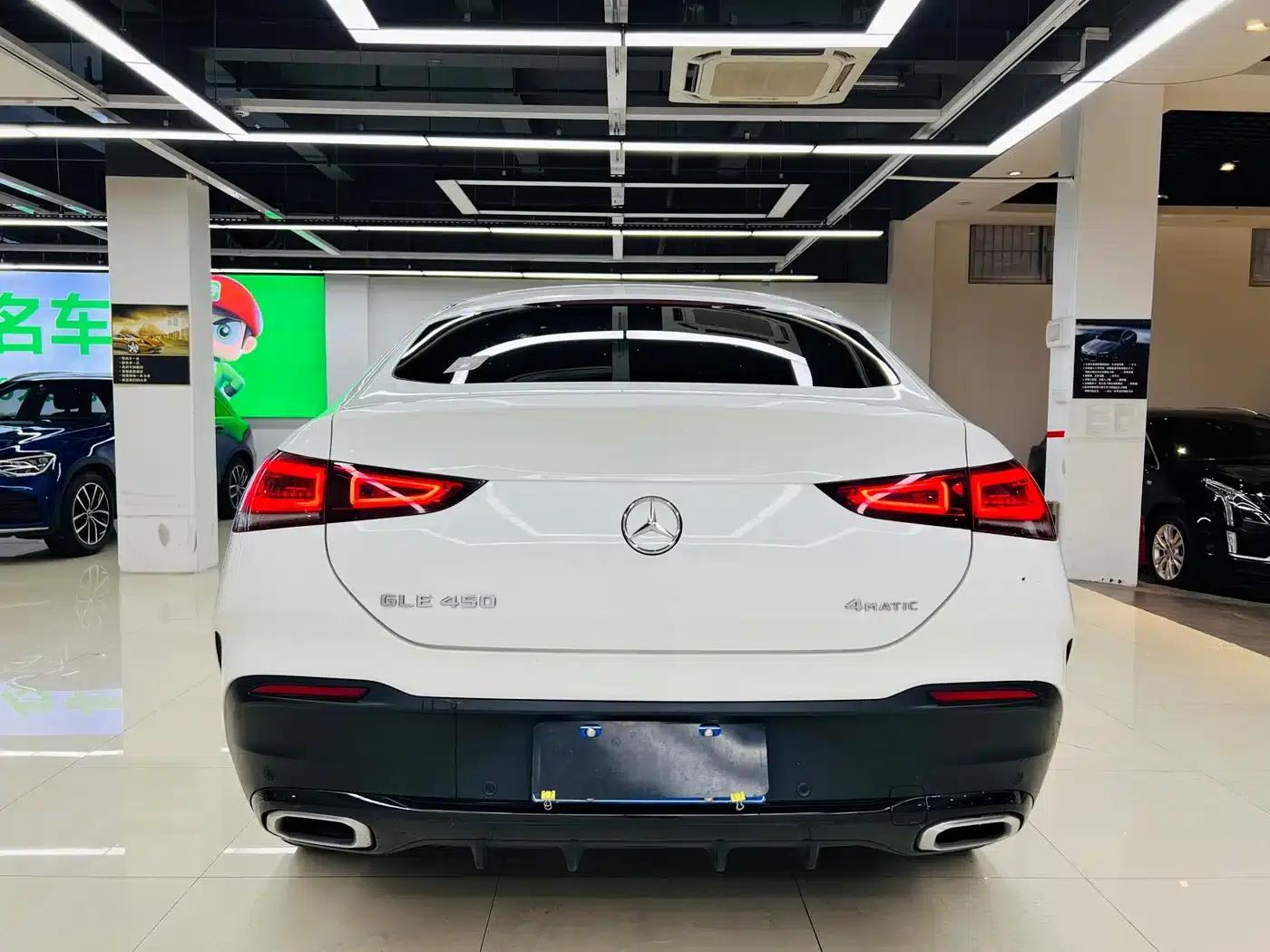 2020 Mercedes-Benz GLE Coupe, GLE 450 4MATIC Coupe SUV, Fashion Model — миниатюра 16