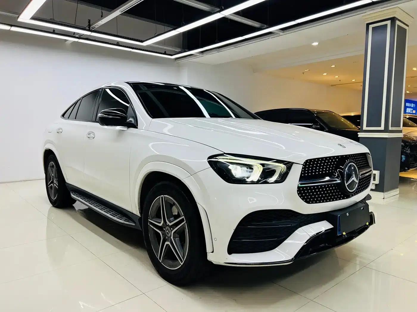 2020 Mercedes-Benz GLE Coupe, GLE 450 4MATIC Coupe SUV, Fashion Model — миниатюра 3