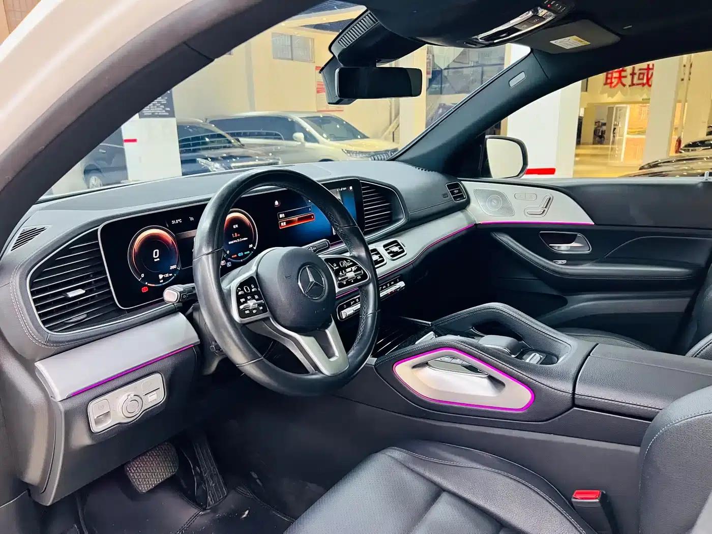 2020 Mercedes-Benz GLE Coupe, GLE 450 4MATIC Coupe SUV, Fashion Model — миниатюра 5