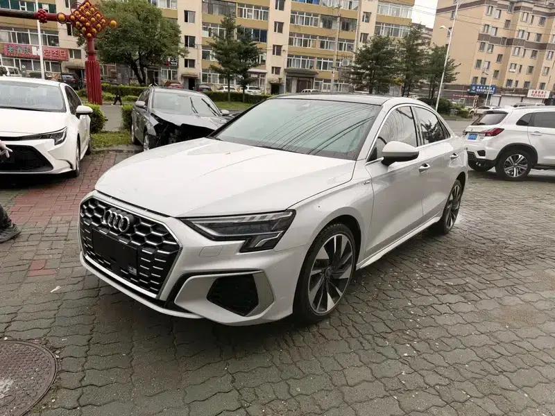 2022 Audi A3 A3L Limousine 35 TFSI Fashion Sport — миниатюра 1