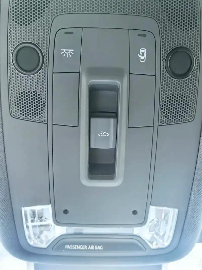 Audi A3 2023 Facelift Sportback 35 TFSI Fashion Sporty Model — миниатюра 11