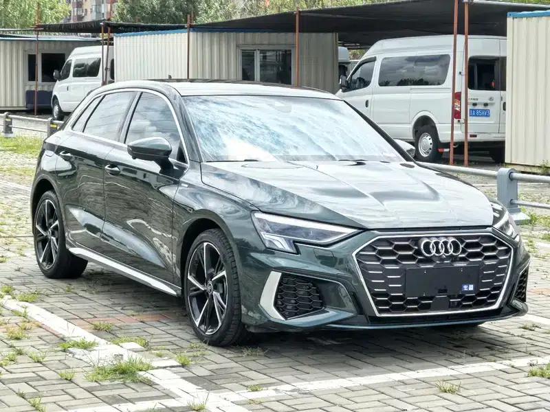 Audi A3 2023 Facelift Sportback 35 TFSI Fashion Sporty Model — миниатюра 3