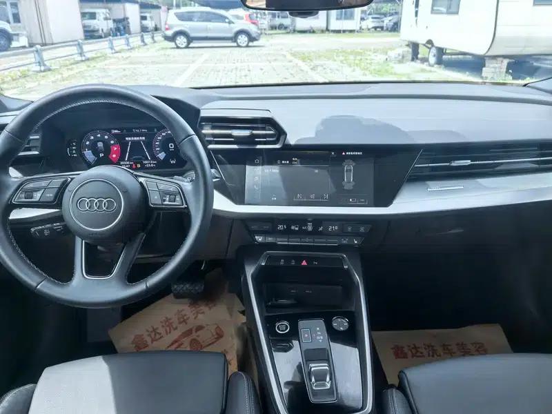 Audi A3 2023 Facelift Sportback 35 TFSI Fashion Sporty Model — миниатюра 7