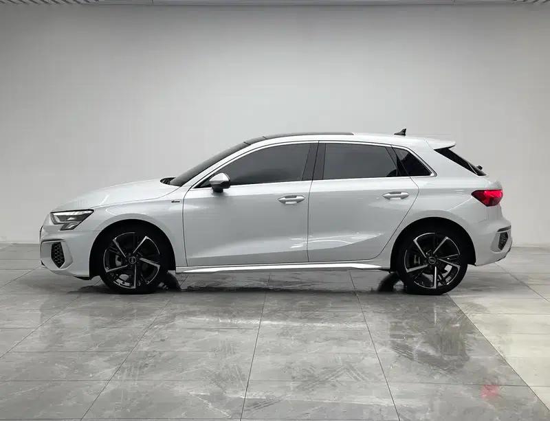 Audi A3 2022 Sportback 35 TFSI Fashion Sport — миниатюра 4