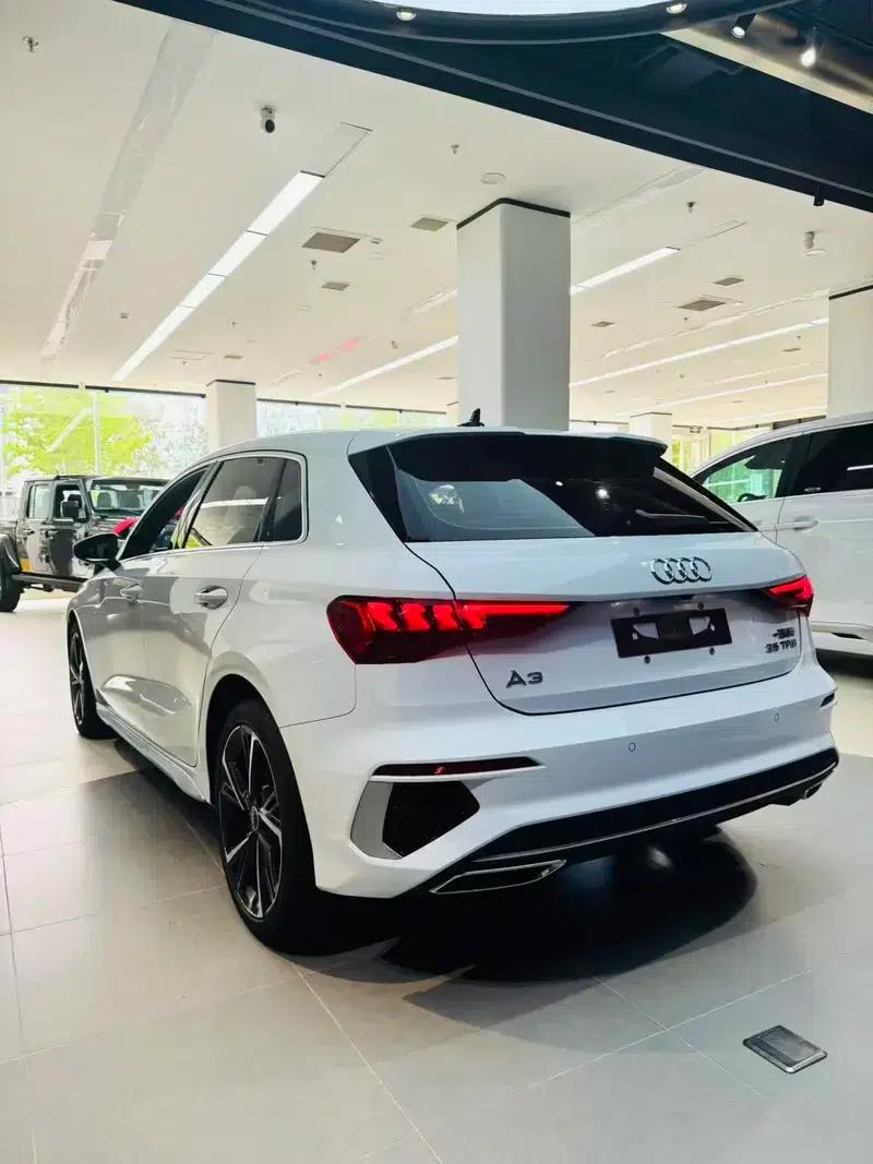 Audi A3 2022 Sportback 35 TFSI Fashion Sport — миниатюра 4