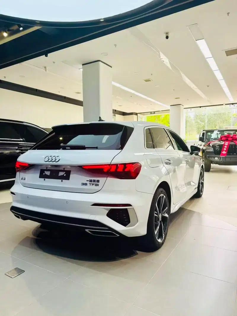 Audi A3 2022 Sportback 35 TFSI Fashion Sport — миниатюра 6