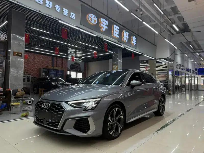 Audi A3 2023 Facelift Sportback 35 TFSI Fashion Sporty Model — миниатюра 1