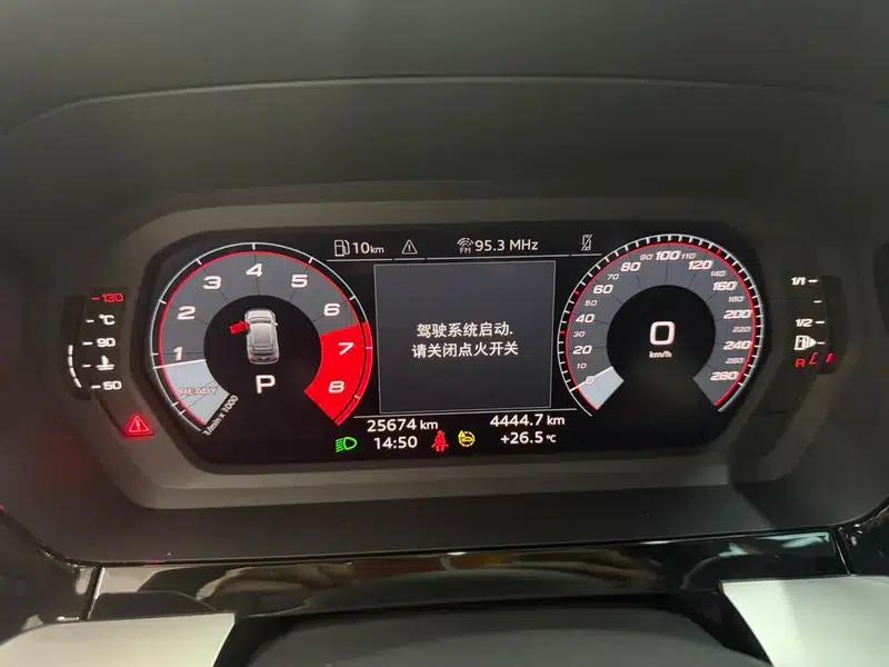 Audi A3 2023 Facelift Sportback 35 TFSI Fashion Sporty Model — миниатюра 12