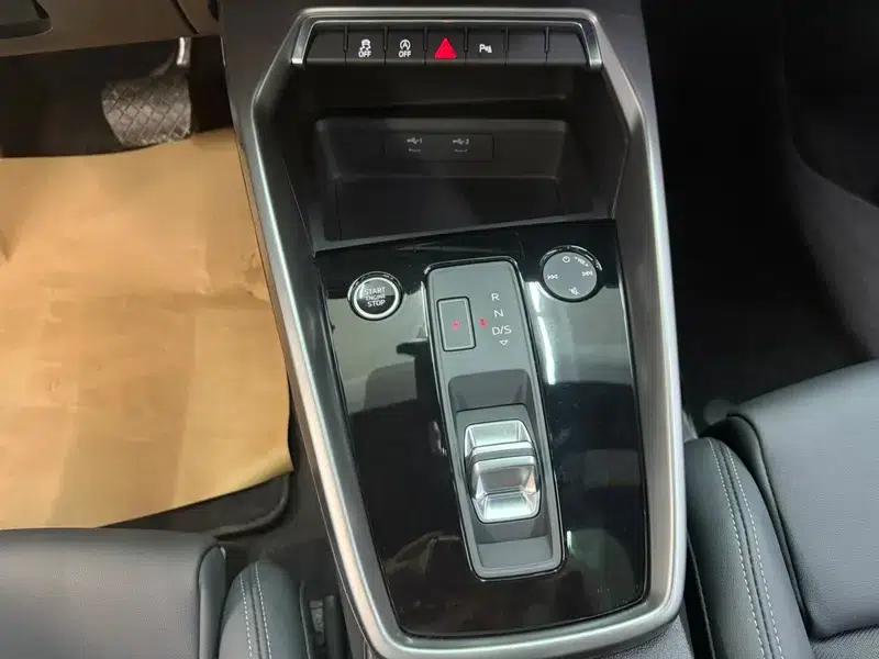 Audi A3 2023 Facelift Sportback 35 TFSI Fashion Sporty Model — миниатюра 14