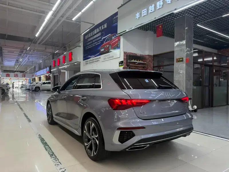 Audi A3 2023 Facelift Sportback 35 TFSI Fashion Sporty Model — миниатюра 4