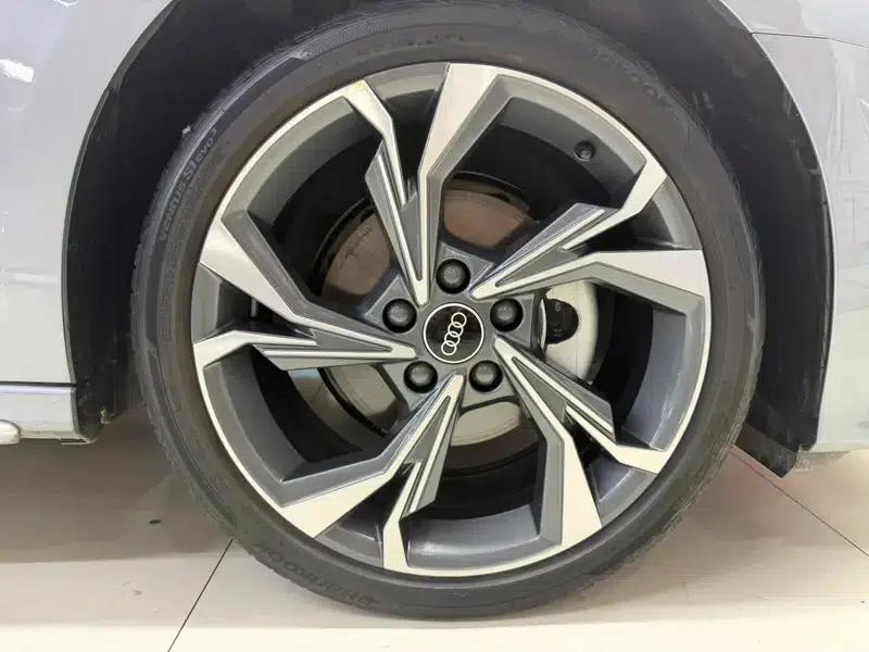 Audi A3 2023 Facelift Sportback 35 TFSI Fashion Sporty Model — миниатюра 7