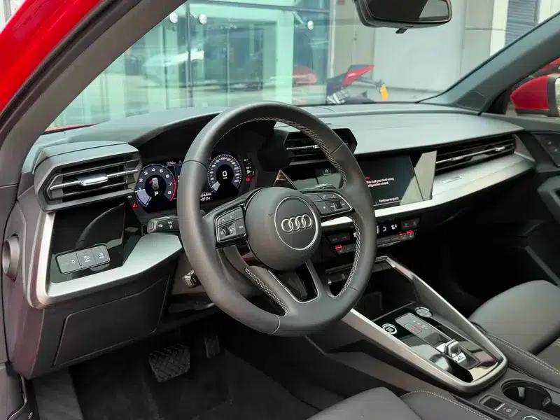 Audi A3 2023 Facelift Sportback 35 TFSI Fashion Sporty Model — миниатюра 14