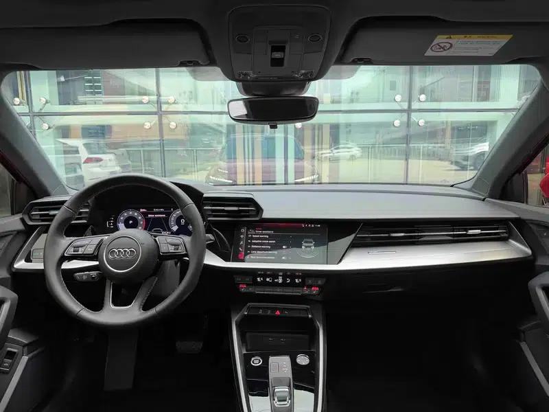 Audi A3 2023 Facelift Sportback 35 TFSI Fashion Sporty Model — миниатюра 10