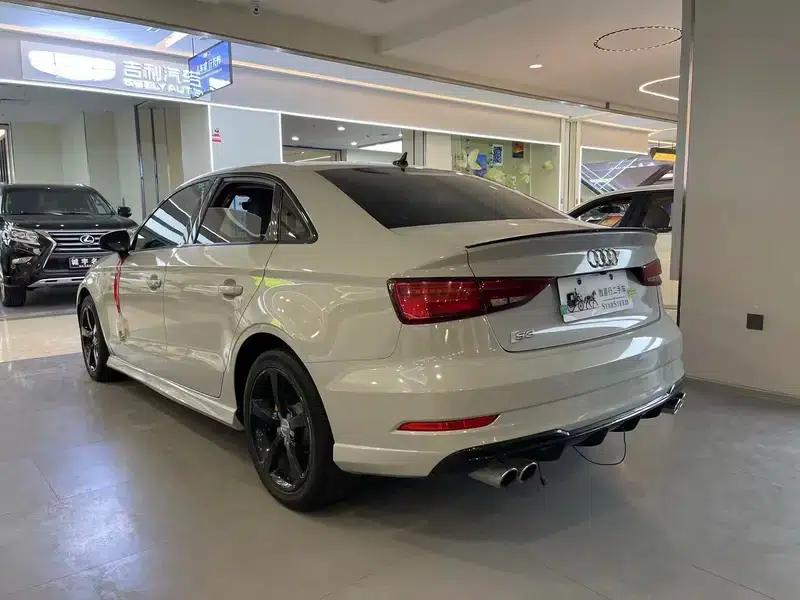 Audi A3 2018 30th Anniversary Edition Limousine 35 TFSI Fashion Model — миниатюра 3