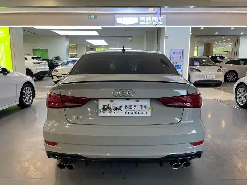 Audi A3 2018 30th Anniversary Edition Limousine 35 TFSI Fashion Model — миниатюра 4