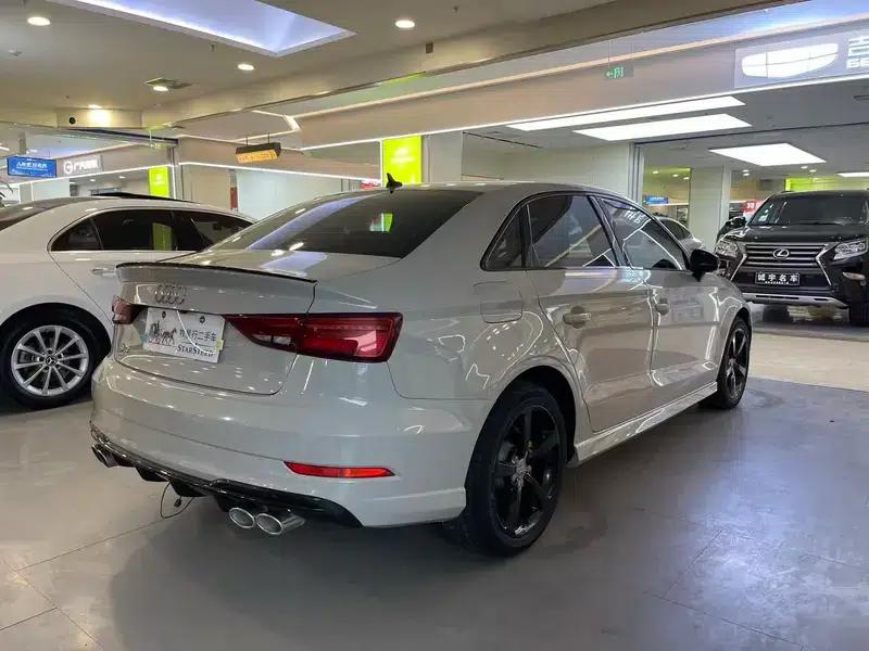 Audi A3 2018 30th Anniversary Edition Limousine 35 TFSI Fashion Model — миниатюра 5