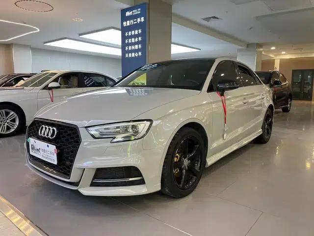Audi A3 2018 30th Anniversary Edition Limousine 35 TFSI Fashion Model