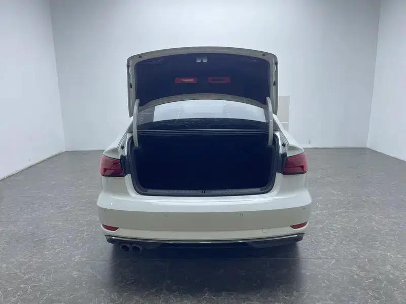Audi A3 2018 30th Anniversary Edition Limousine 35 TFSI Fashion Model — миниатюра 20