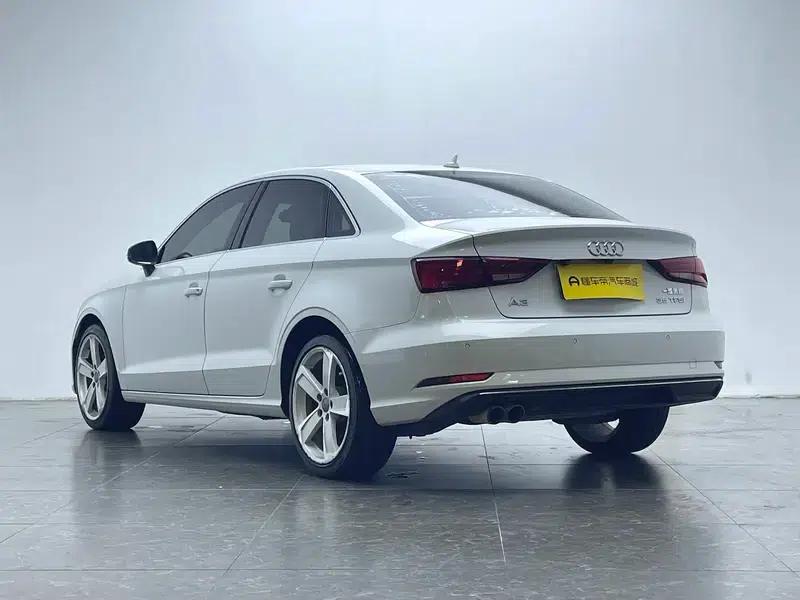 Audi A3 2018 30th Anniversary Edition Limousine 35 TFSI Fashion Model — миниатюра 5