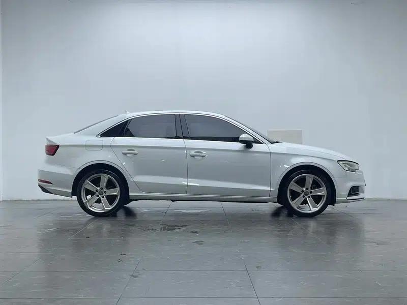 Audi A3 2018 30th Anniversary Edition Limousine 35 TFSI Fashion Model — миниатюра 8