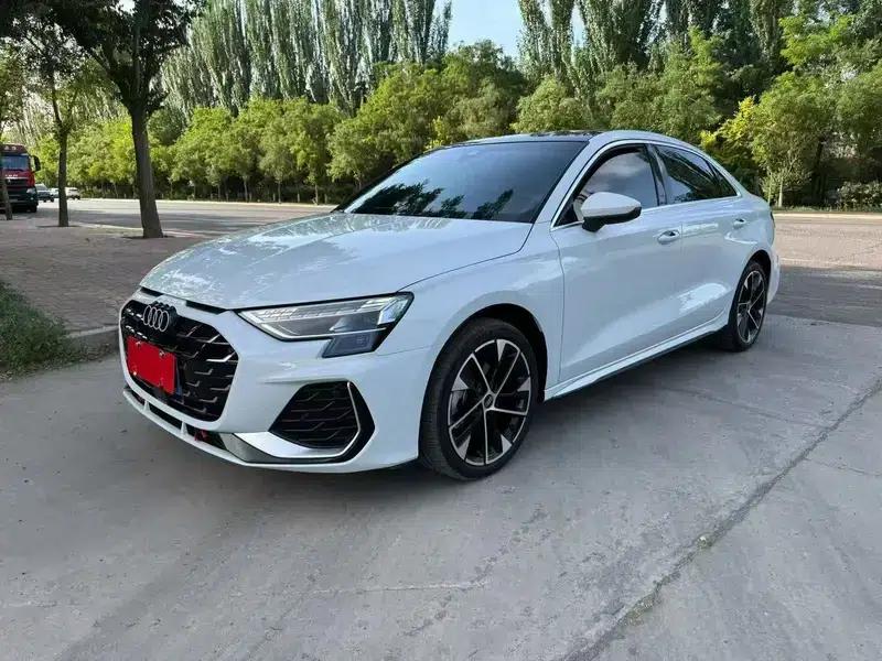 Audi A3 2025 A3L Limousine 35 TFSI Flying Spur Luxury Edition + Luxury Package — миниатюра 1
