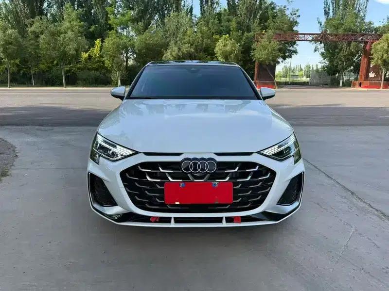 Audi A3 2025 A3L Limousine 35 TFSI Flying Spur Luxury Edition + Luxury Package — миниатюра 2