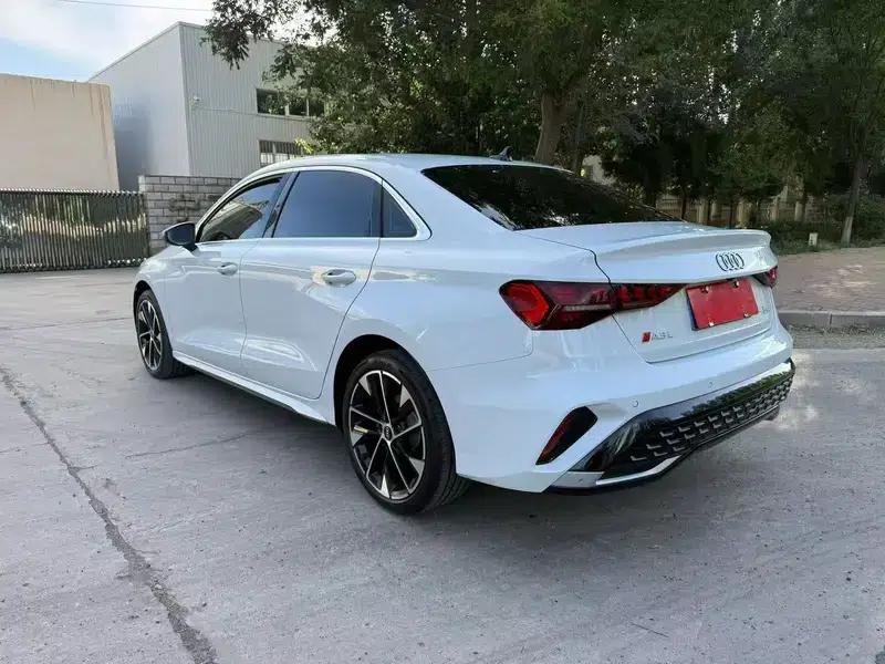 Audi A3 2025 A3L Limousine 35 TFSI Flying Spur Luxury Edition + Luxury Package — миниатюра 3