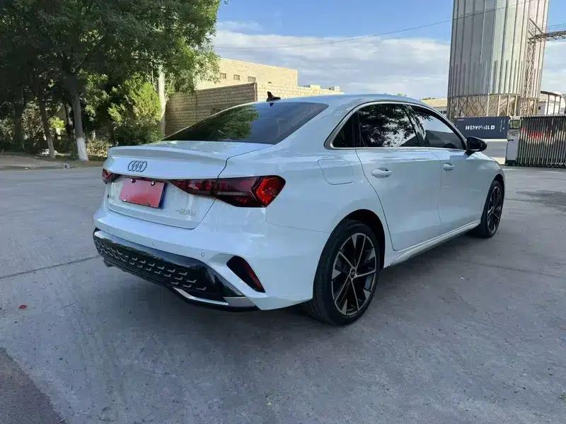 Audi A3 2025 A3L Limousine 35 TFSI Flying Spur Luxury Edition + Luxury Package — миниатюра 5