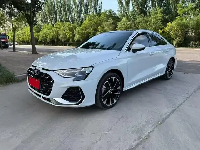 Audi A3 2025 A3L Limousine 35 TFSI Flying Spur Luxury Edition + Luxury Package