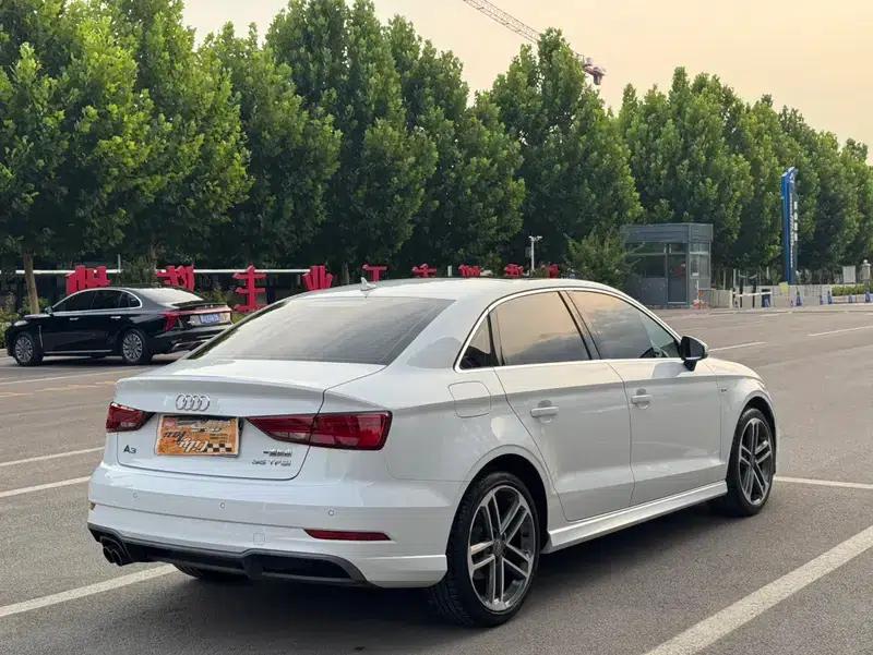 Audi A3 2018 30th Anniversary Edition Limousine 35 TFSI Sport — миниатюра 5