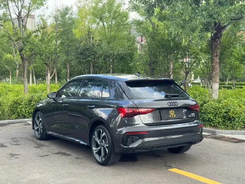 Audi A3 2022 Sportback 35 TFSI Luxury Sport — миниатюра 4
