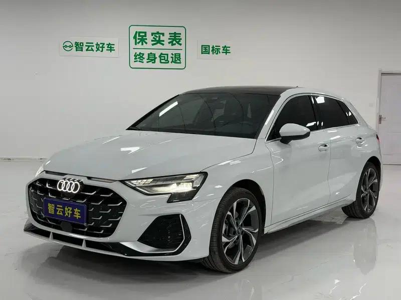 Audi A3 2025 Sportback 35 TFSI Flying Spur Luxury Edition + Luxury Package — миниатюра 1